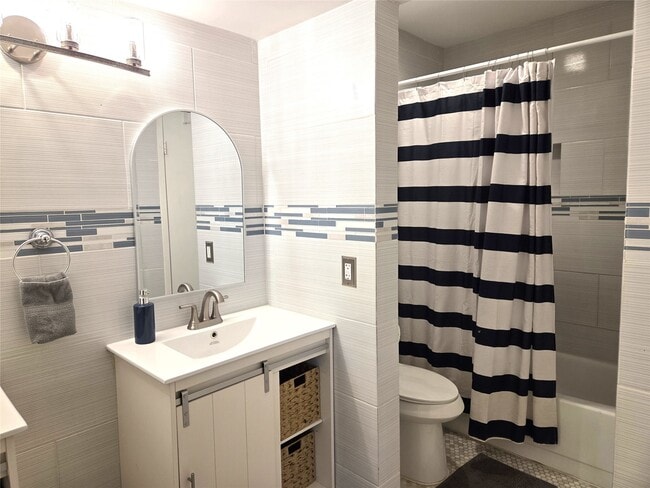 Building Photo - 10053 Westpark Dr