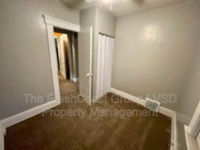 Building Photo - 11705 Hamlen Ave