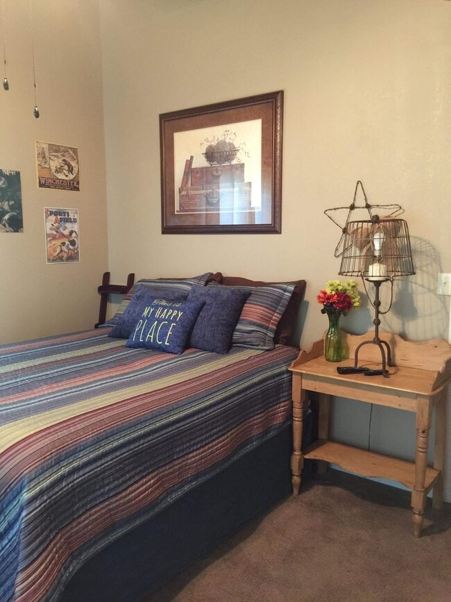 Building Photo - 1114 W 17th St