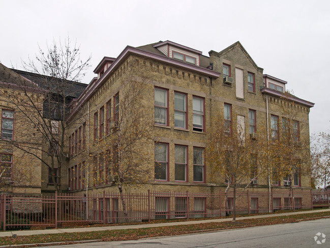 Building Photo - Lincoln School Historic Apartments