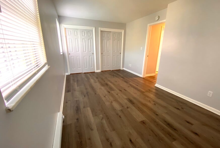 Building Photo - 204 S Souder Ave