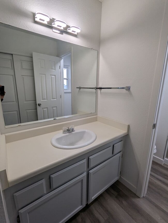 Building Photo - SUPER NICE REMODELED 3 BED, 3 BATH HOME IN HIGHLANDS RANCH!  FEBRUARY 1ST OCCUPANCY!