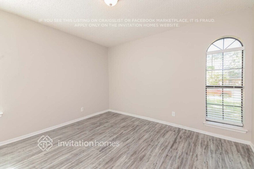 Building Photo - 912 Meadowdale Dr