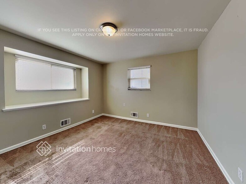 Building Photo - 1909 E 116th Ave