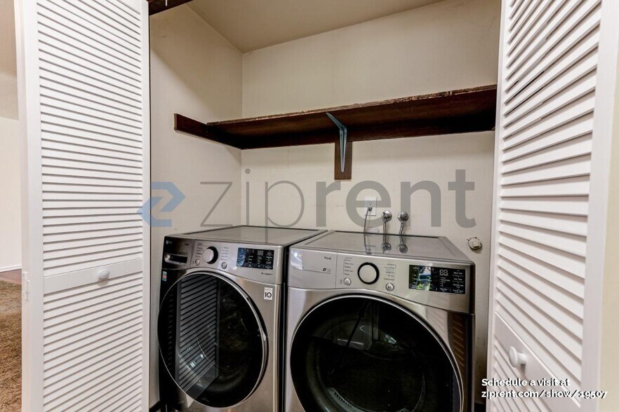 Building Photo - 13543 SW 64th Ave