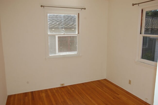 Building Photo - 2927 Lomita Rd