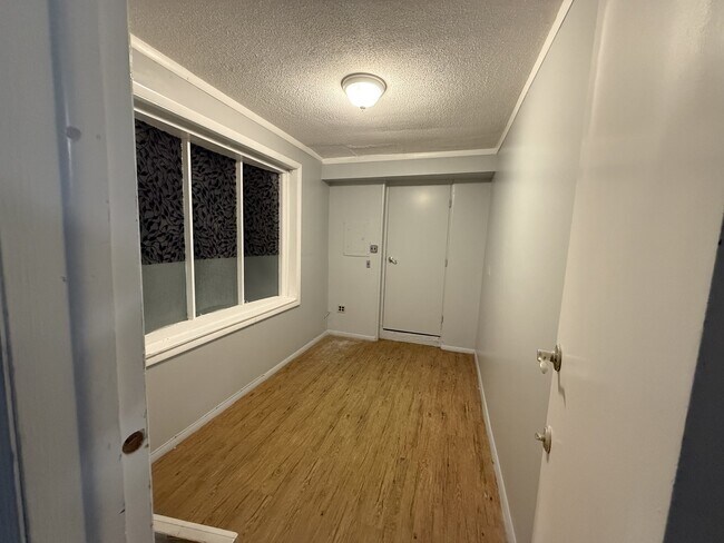 Building Photo - 368 Summerhill Rd