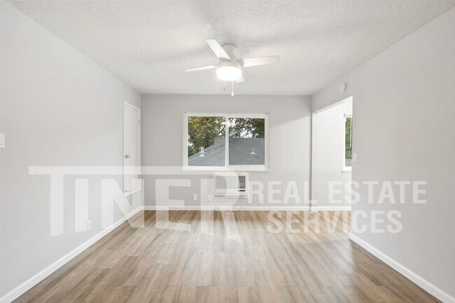 Building Photo - 1111 W St.-#4