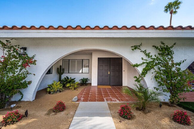 Building Photo - Luxury Mid-Century Retreat in the Heart of the Historic Movie Colony (Monthly Only - No Long Term)