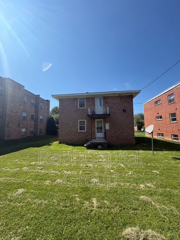 Building Photo - 189 S Allen St