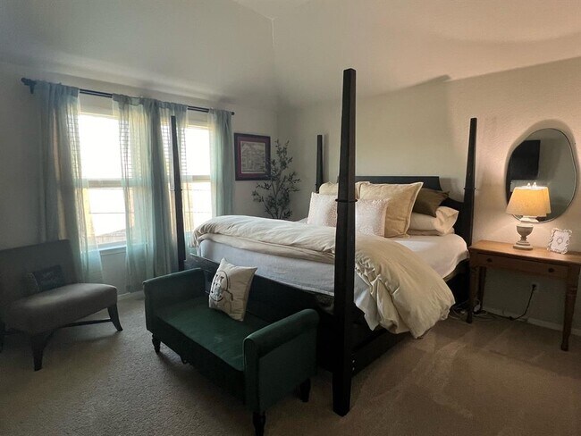 Building Photo - 225 Graver St