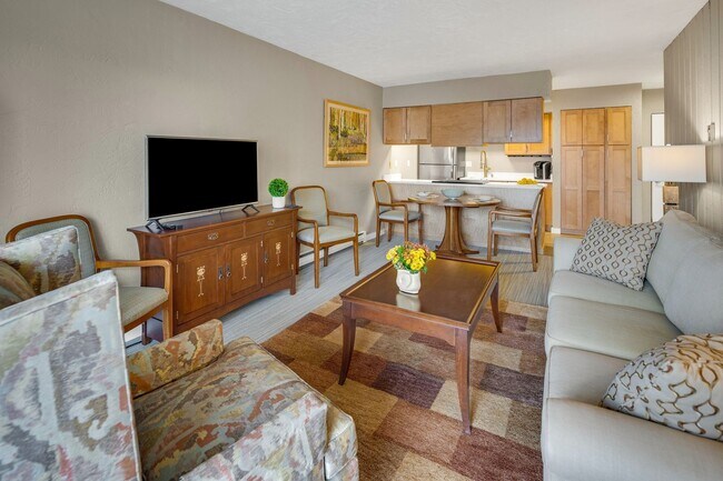 Building Photo - Perfect Downtown Furnished 1 BR Apartment