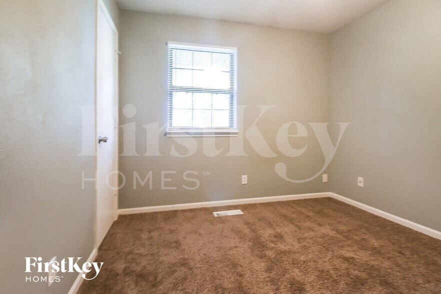 Building Photo - 146 NW 101 St