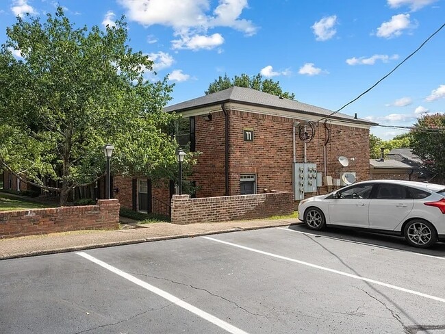 Building Photo - 5025 Hillsboro Pike