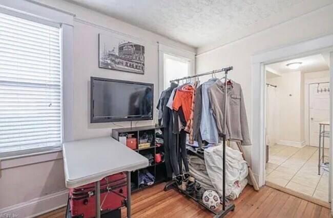 Building Photo - 214 Lucile Ave