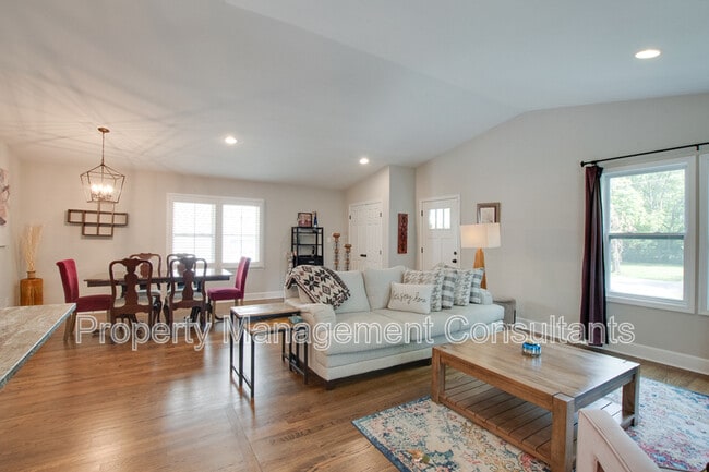 Building Photo - 805 Rison Ave NE