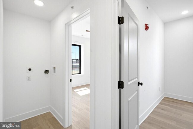 Building Photo - 1720 N 24th St