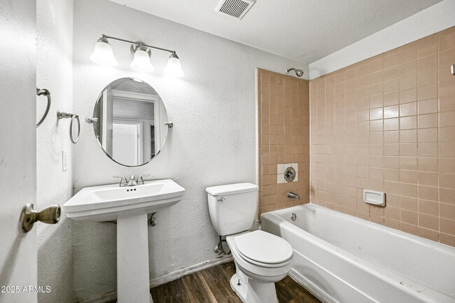Building Photo - 4240 S 46th Pl