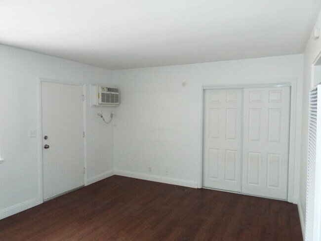 Studio - 7918 Painter Ave