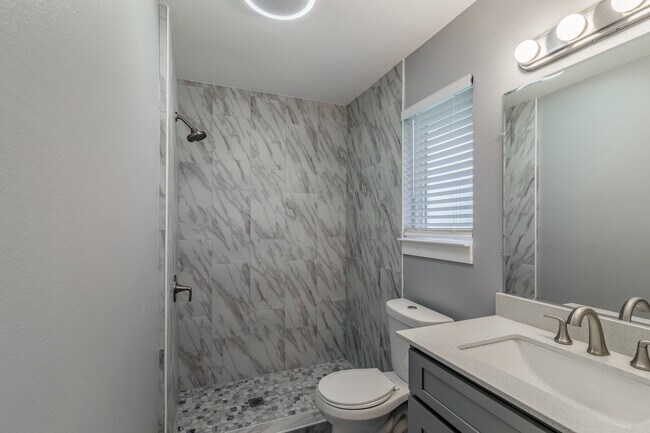 Building Photo - 2516 Palo Verde Dr