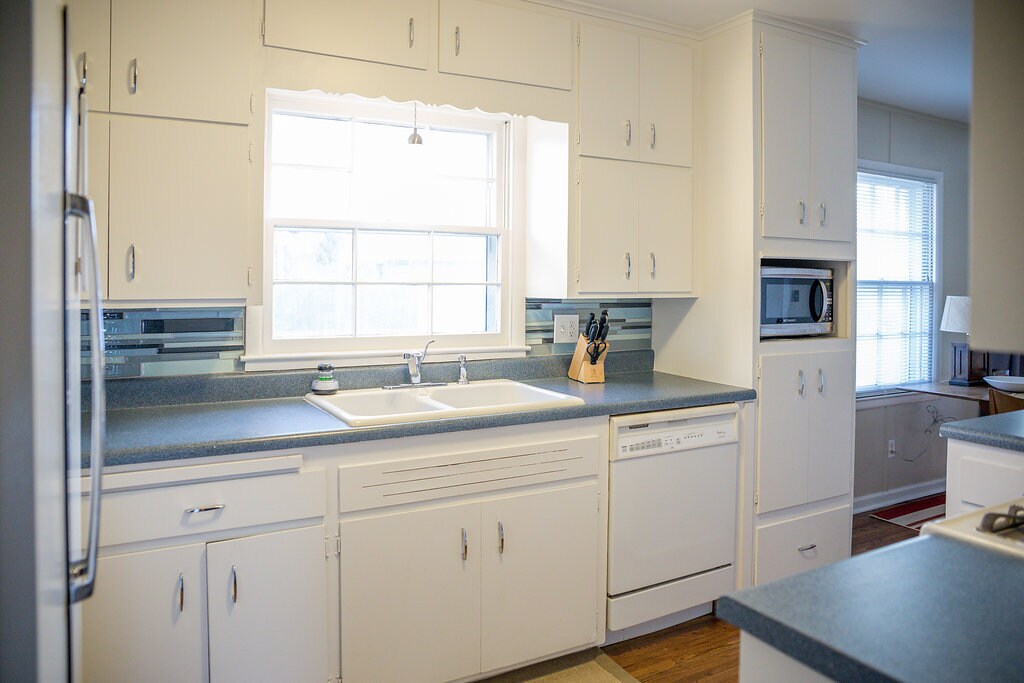 Building Photo - 4350 E 60th St