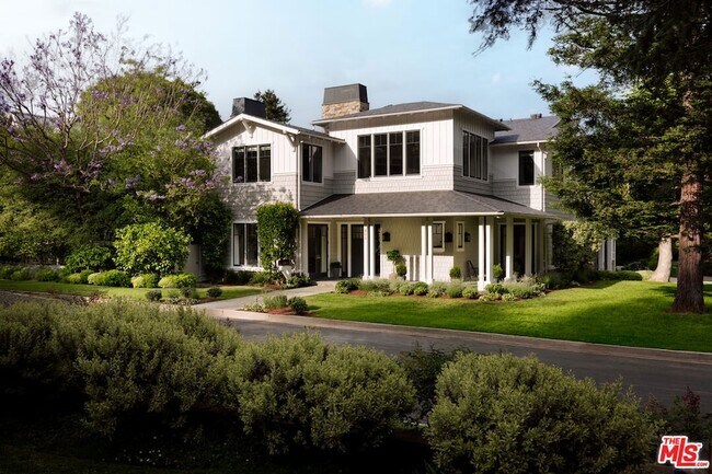 Building Photo - 800 Greentree Rd