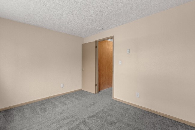 Building Photo - 11540 Pinehurst Way NE