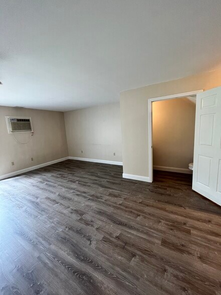 Building Photo - 70 Lamoille View Ln