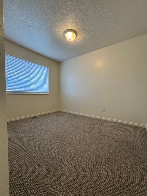 Building Photo - 961 N 100 W