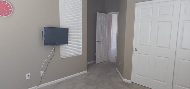 Building Photo - 3350 Big Sky Dr