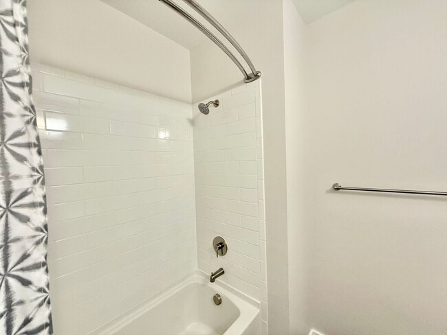 Building Photo - Premier 2BD, 2.5BA Downtown Raleigh Townho...