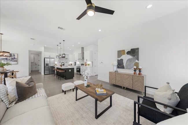 Building Photo - 110 Diamond Head Dr