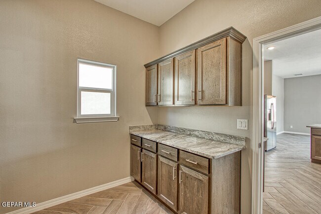 Building Photo - 14945 Tierra Haven Ave
