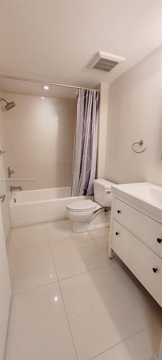 Building Photo - 471 NE 25th St