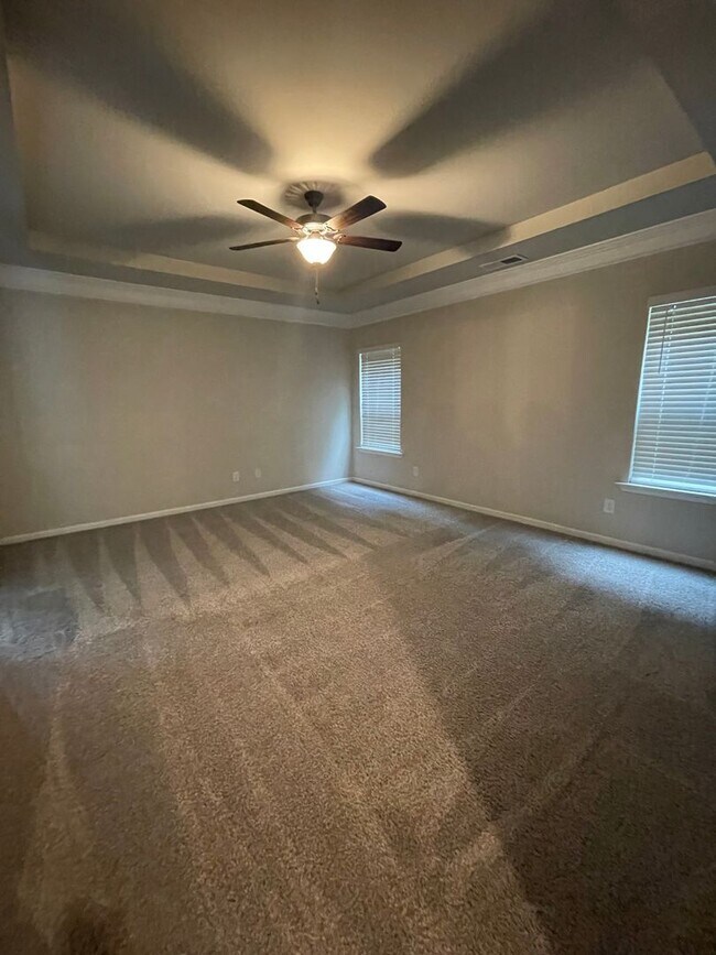 Building Photo - Beautiful Home in Gated Community with Pre...