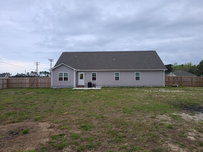 Building Photo - 3 Bedroom 2 Bath Home with Bonus - Osprey ...