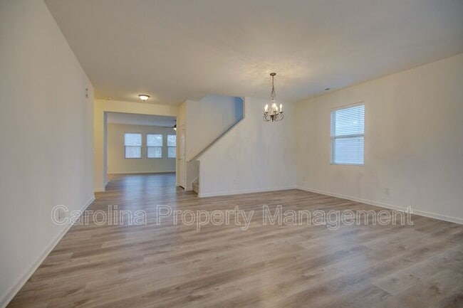 Building Photo - 421 Garden Grove Rd