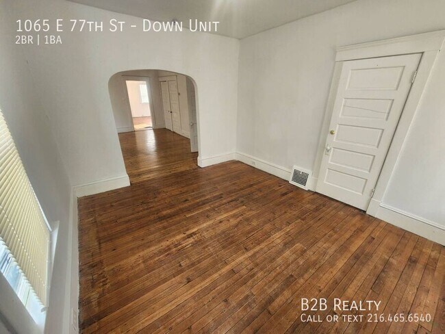 Building Photo - 1065 E 77th St