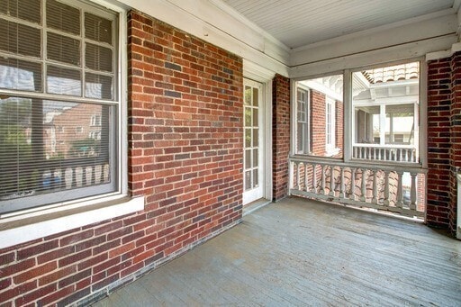 Building Photo - Experience the best of VA Highlands living! Cozy One Bedroom Apartment Available Now!