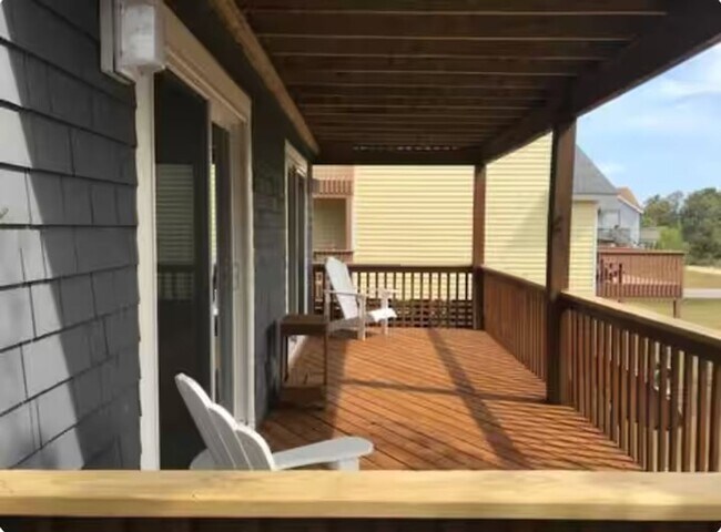 Building Photo - 4 Bedroom 2.5 Bath Home in Nags Head