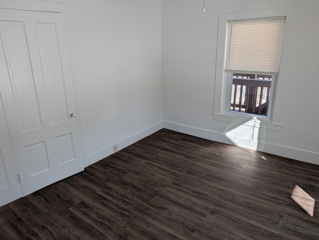 Building Photo - 9 Turnpike Rd