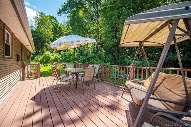 Building Photo - 70 Ivy Rd