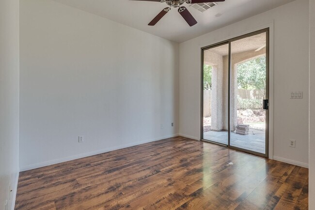 Building Photo - Elegant 4-Bedroom Home with Spa, Balcony &...