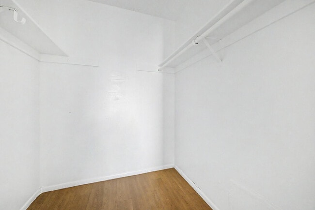 Building Photo - 2605 E Lemon St