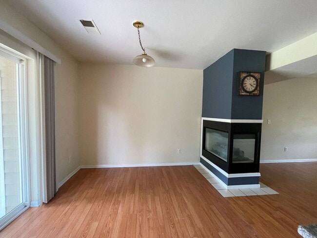 Building Photo - Great Townhome in West Fort Collins