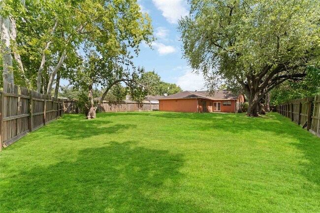 Building Photo - 9134 Gustine Ln