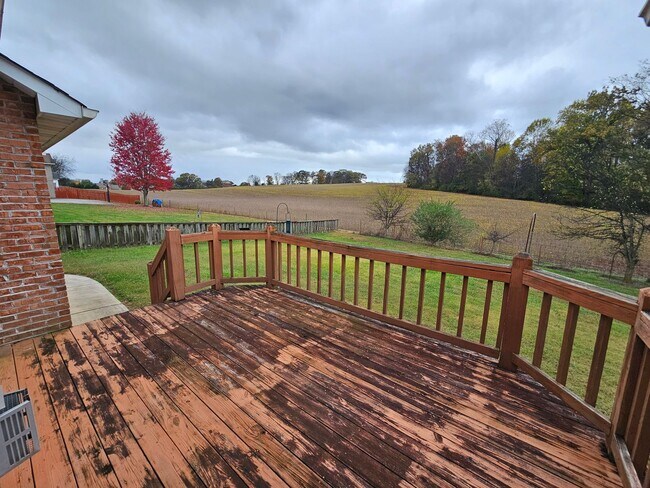 Building Photo - 3 Bedroom home in the Northfield subdivision available in time for the Holidays!