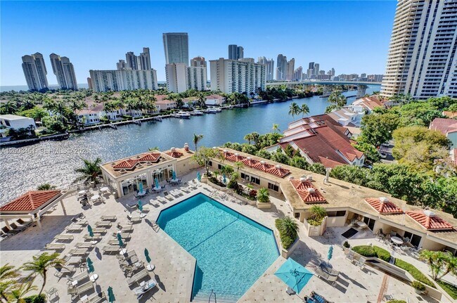 Building Photo - 19667 Turnberry Way