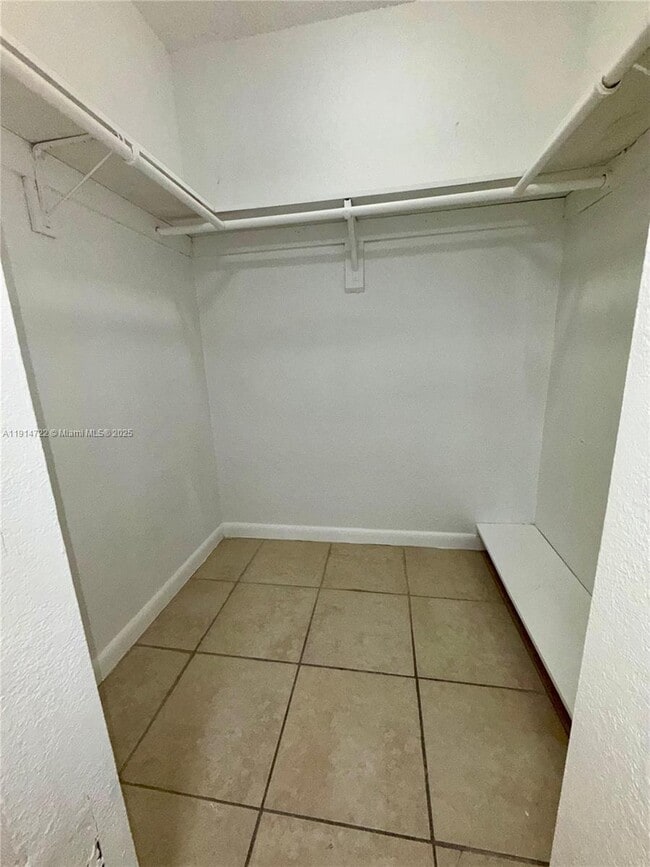 Building Photo - 4045 NW 19th St