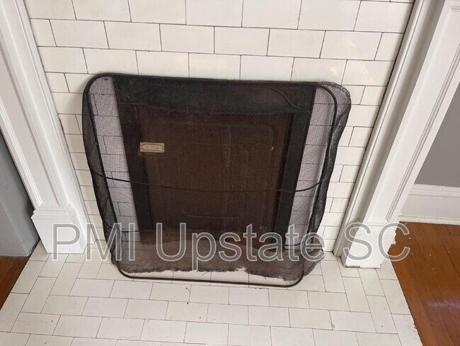 Building Photo - 181 N Fairview Ave